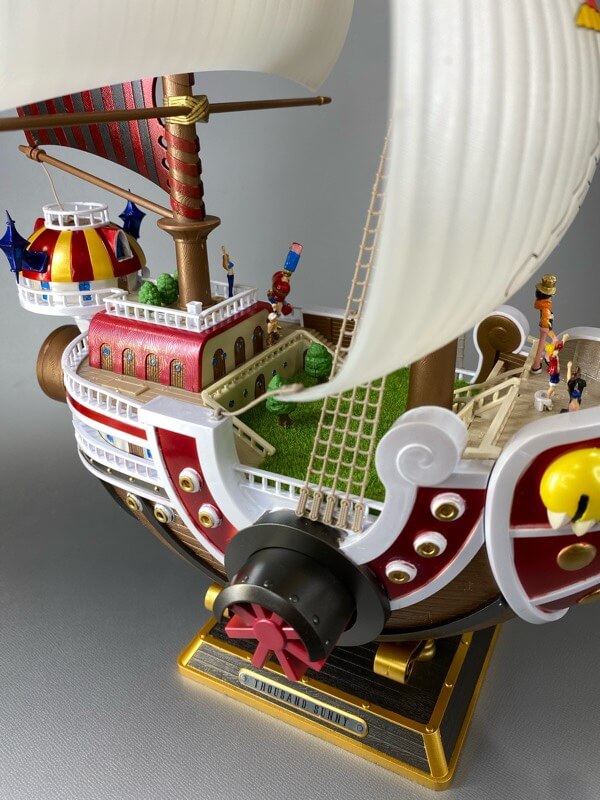 プラモデルのサウザンドサニー号の完成品