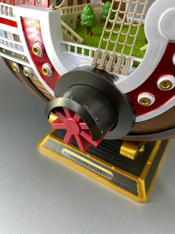 プラモデルのサウザンドサニー号の完成品