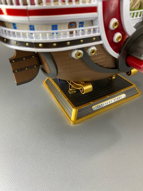プラモデルのサウザンドサニー号の完成品