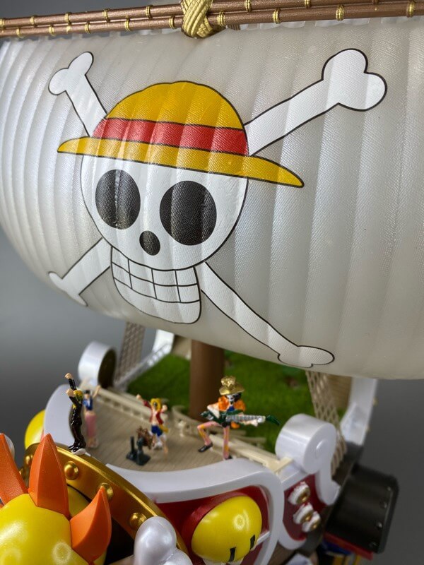 プラモデルのサウザンドサニー号の完成品