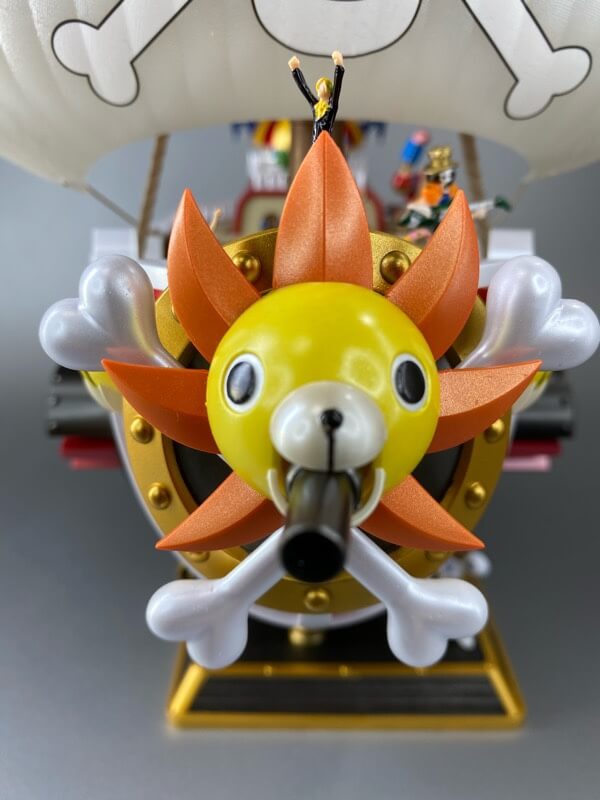 プラモデルのサウザンドサニー号の完成品