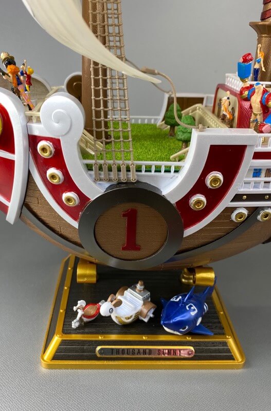 プラモデルのサウザンドサニー号の完成品